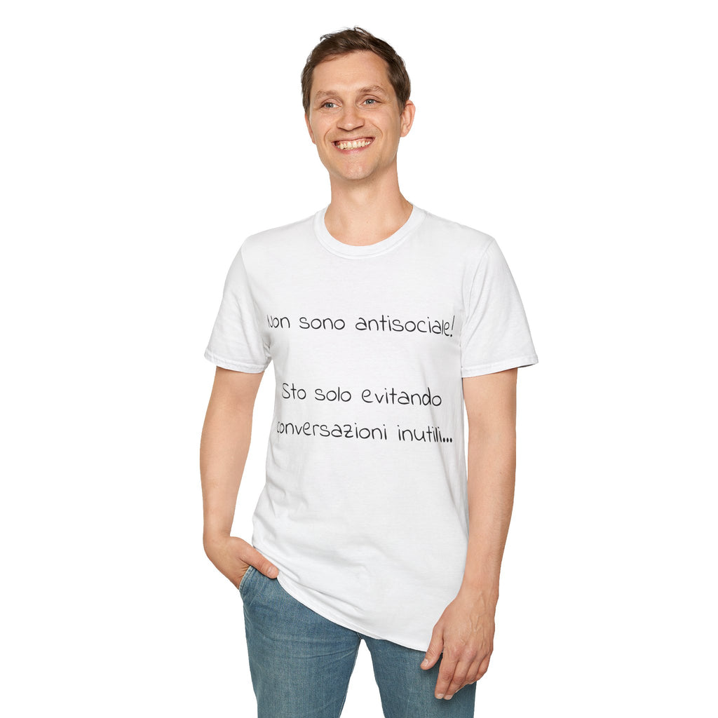 T-Shirt italiana ironica - "Non sono antisociale! Sto solo evitando conversazioni inutili"